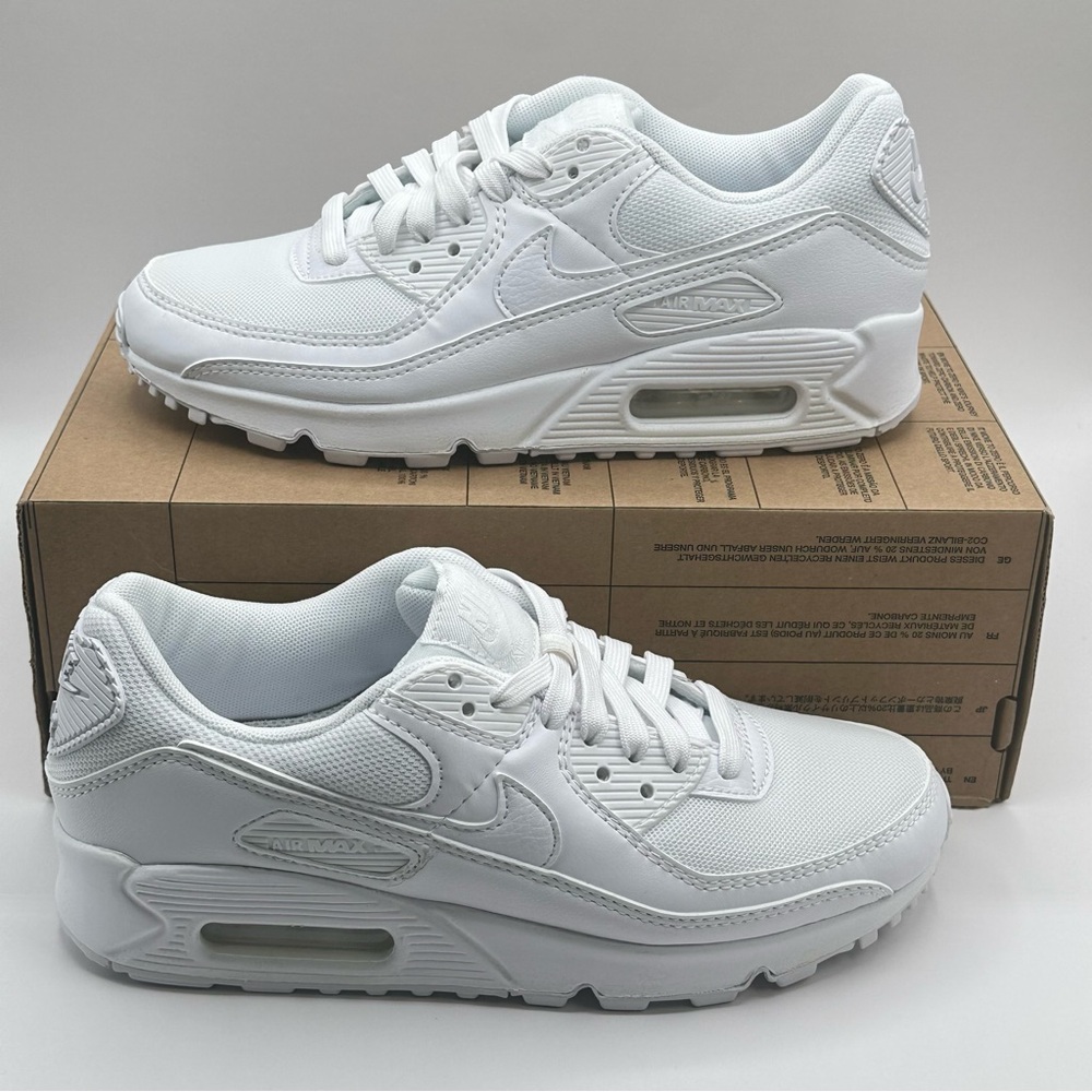 Women's Nike Air Max 90 Running Shoes Sz 6 Triple White DH8010-100 NEW - Picture 1 of 10